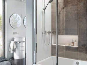 Embrace Inward Folding Bath Screen